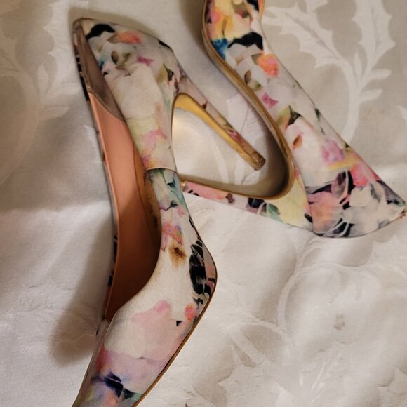 Ted Baker Floral Pumps EUC Sz 40 - Picture 5 of 6